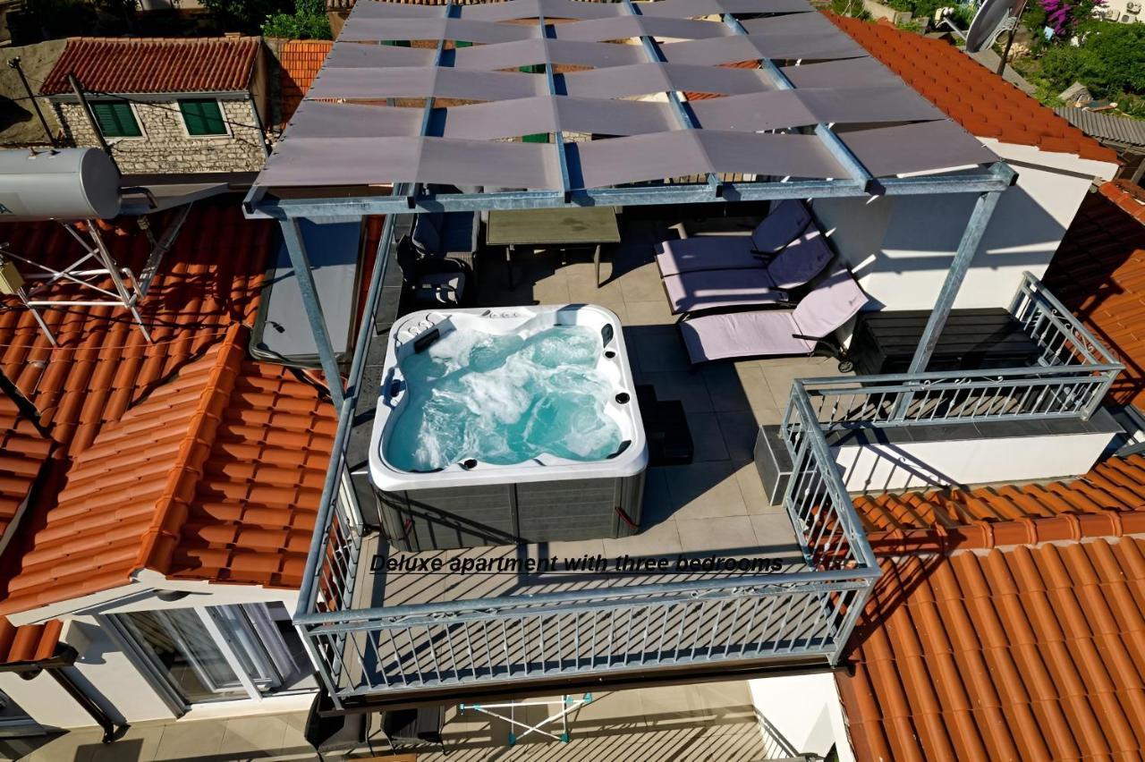 טרוגיר Apartments & Rooms Zaja מראה חיצוני תמונה