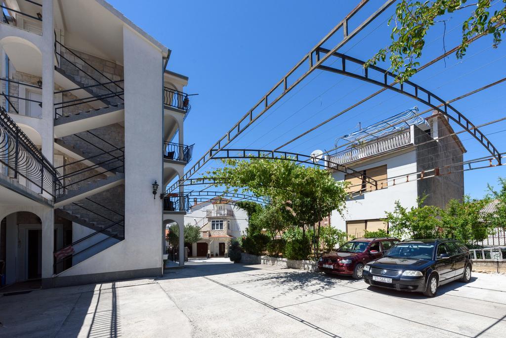 טרוגיר Apartments & Rooms Zaja מראה חיצוני תמונה